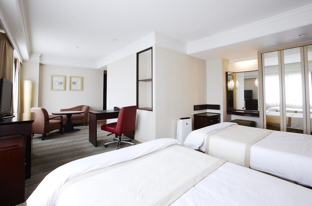 Royal Park Hotel Tokyo Nihonbashi Room Type - Executive Floor Deluxe Twin Room, No Smoking (Higher Floor, Breakfast & Executive Lounge Access) Royal Park Hotel Tokyo Nihonbashi Room Type - Executive Floor Deluxe Twin Room, No Smoking (Higher Floor, Breakfast & Executive Lounge Access)