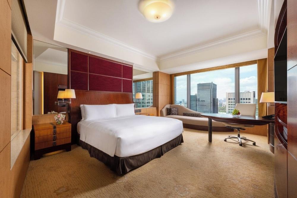 Shangri-La Hotel Tokyo Room Type - Deluxe Imperial Garden View 1 King