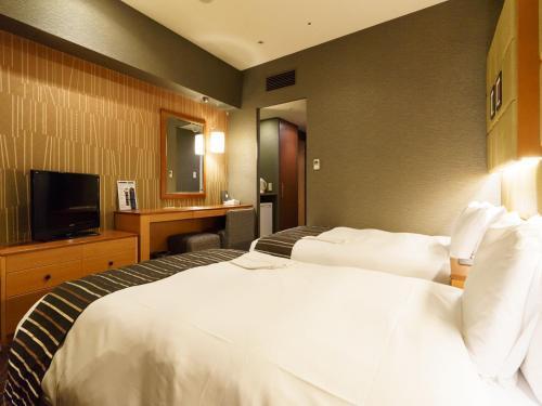 Sotetsu Fresa Inn Higashi Shinjuku - Tap to explore photos