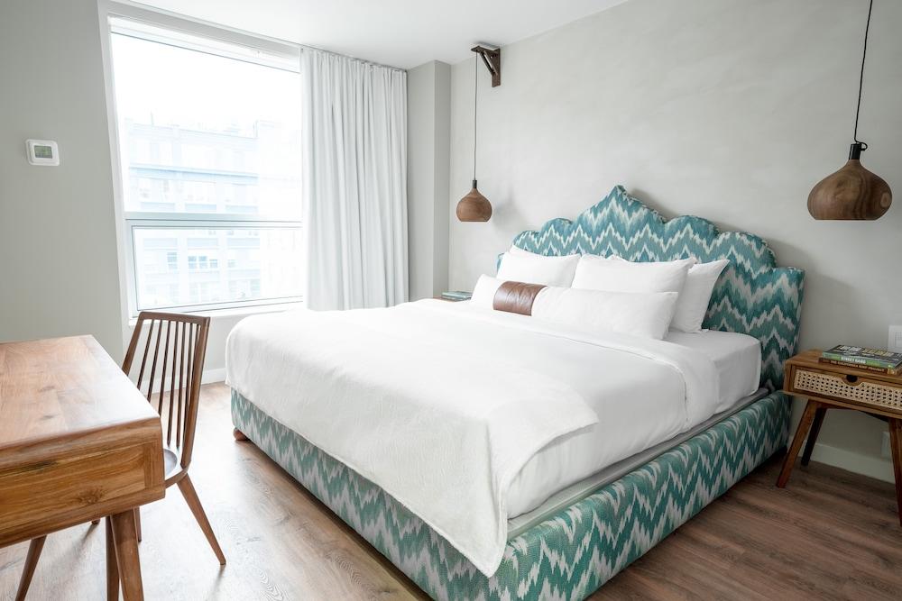 CODA Williamsburg Room Type - Standard Room, 1 Queen Bed