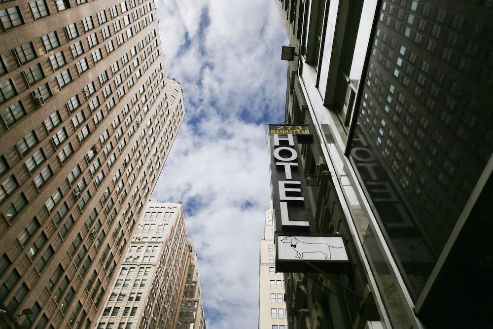 Doxie Hotel - Tap to explore photos