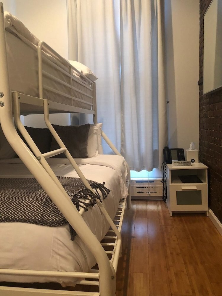 Chelsea Inn Room Type - Standard Triple Room