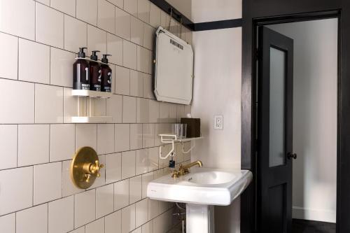 Ace Hotel New York Room Type - Medium King