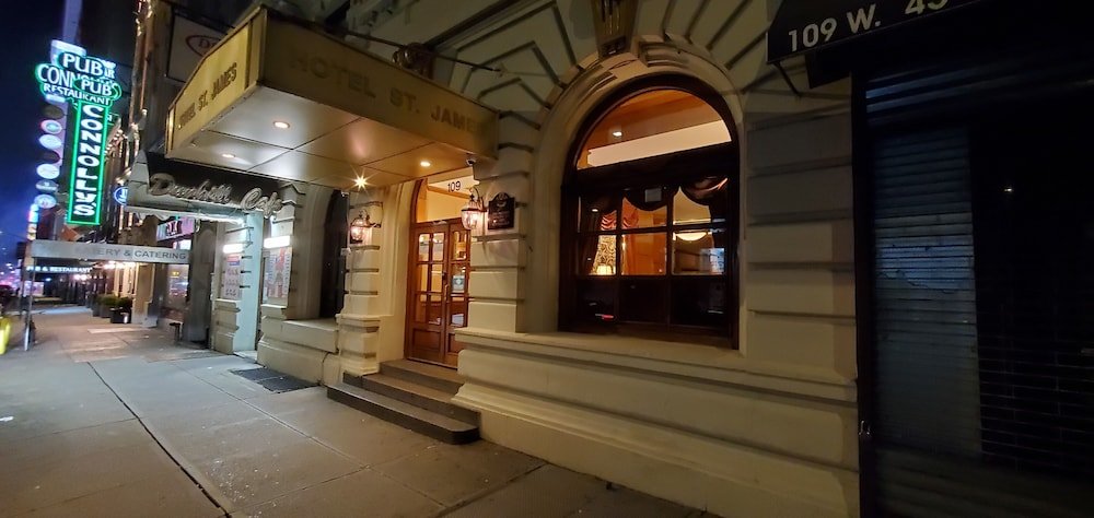 Hotel St. James