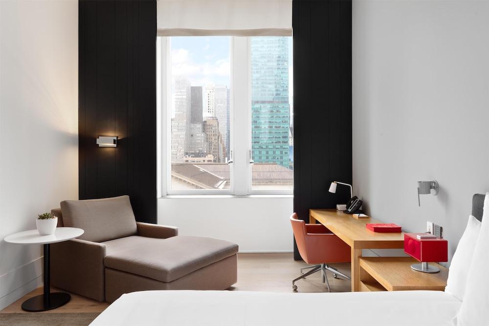 ANDAZ 5TH AVENUE, BY HYATT Room Type - Deluxe Room, 1 King Bed, City View