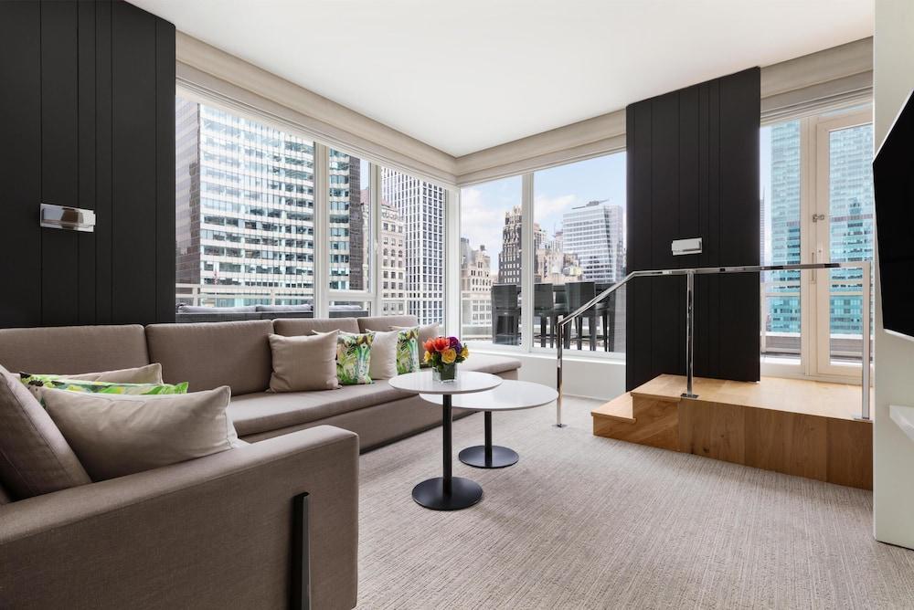 ANDAZ 5TH AVENUE, BY HYATT