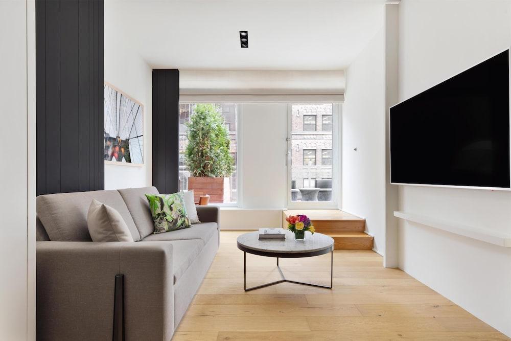 ANDAZ 5TH AVENUE, BY HYATT Room Type - Suite, Terrace