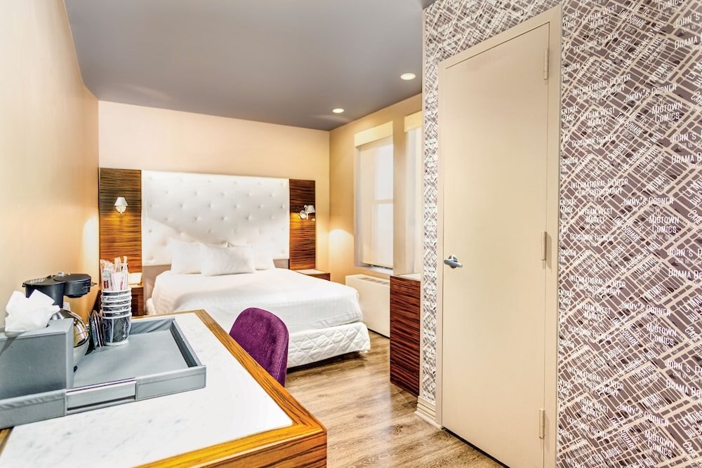 The Gallivant Times Square Room Type - Deluxe Queen