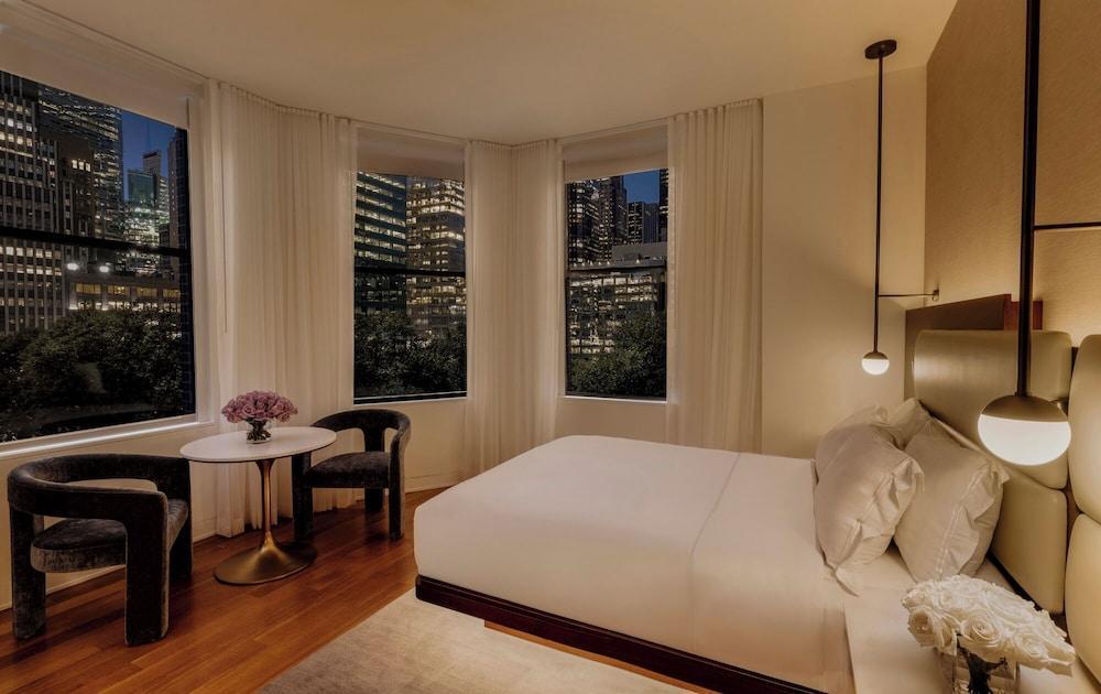 The Bryant Park Hotel Room Type - Deluxe Room, 1 Queen Bed, Park View