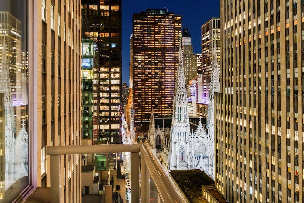 DoubleTree by Hilton New York Midtown Fifth Ave - Tap to explore photos