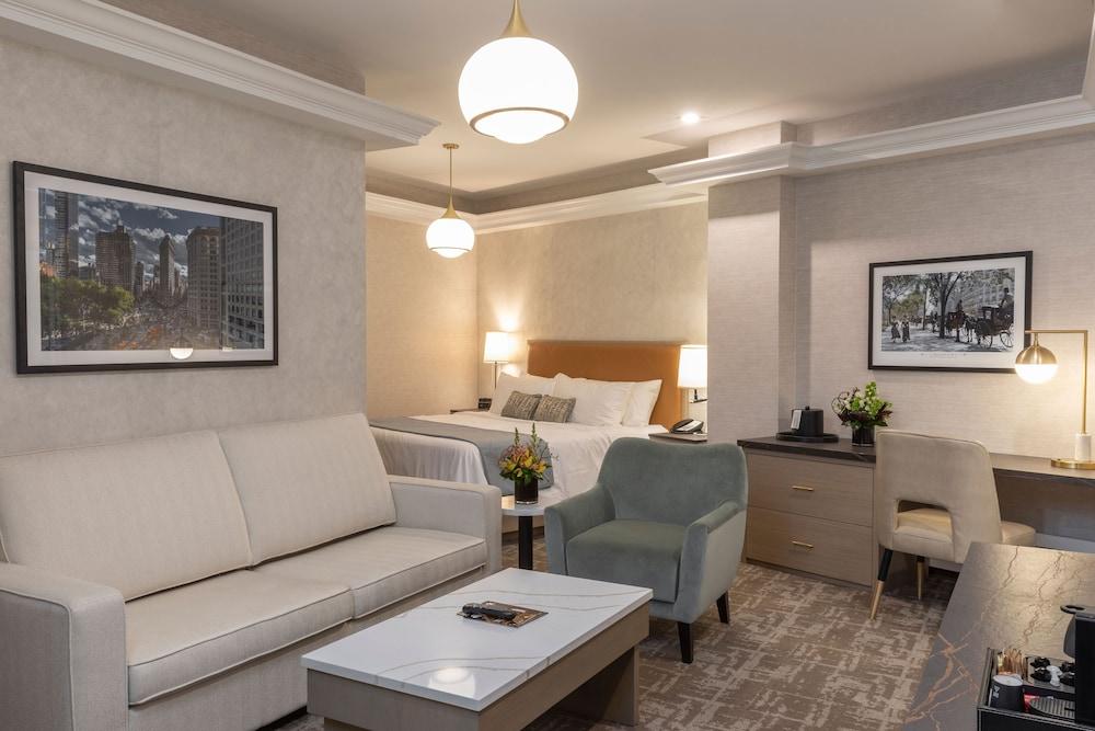 Broadway Plaza Hotel Room Type - Deluxe Junior Suite, 1 King Bed