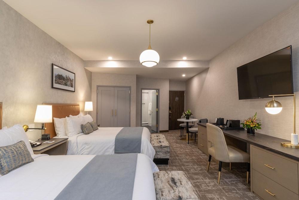 Broadway Plaza Hotel Room Type - Deluxe Room, 2 Queen Beds
