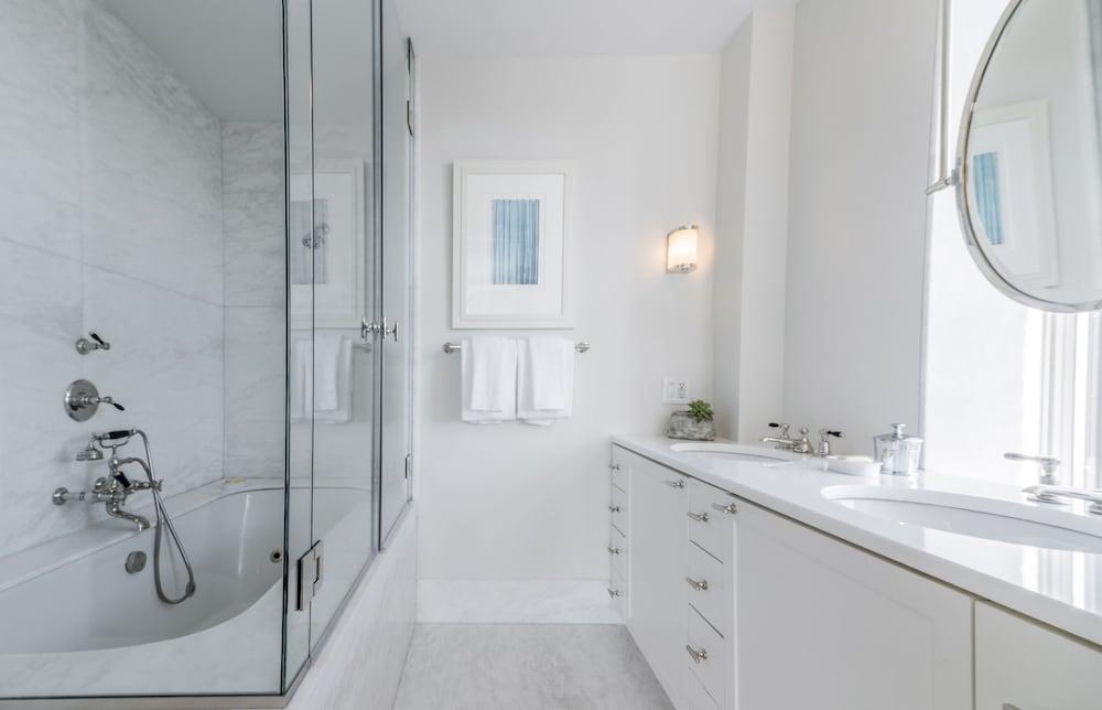 The Carlyle, A Rosewood Hotel - Tap to explore photos