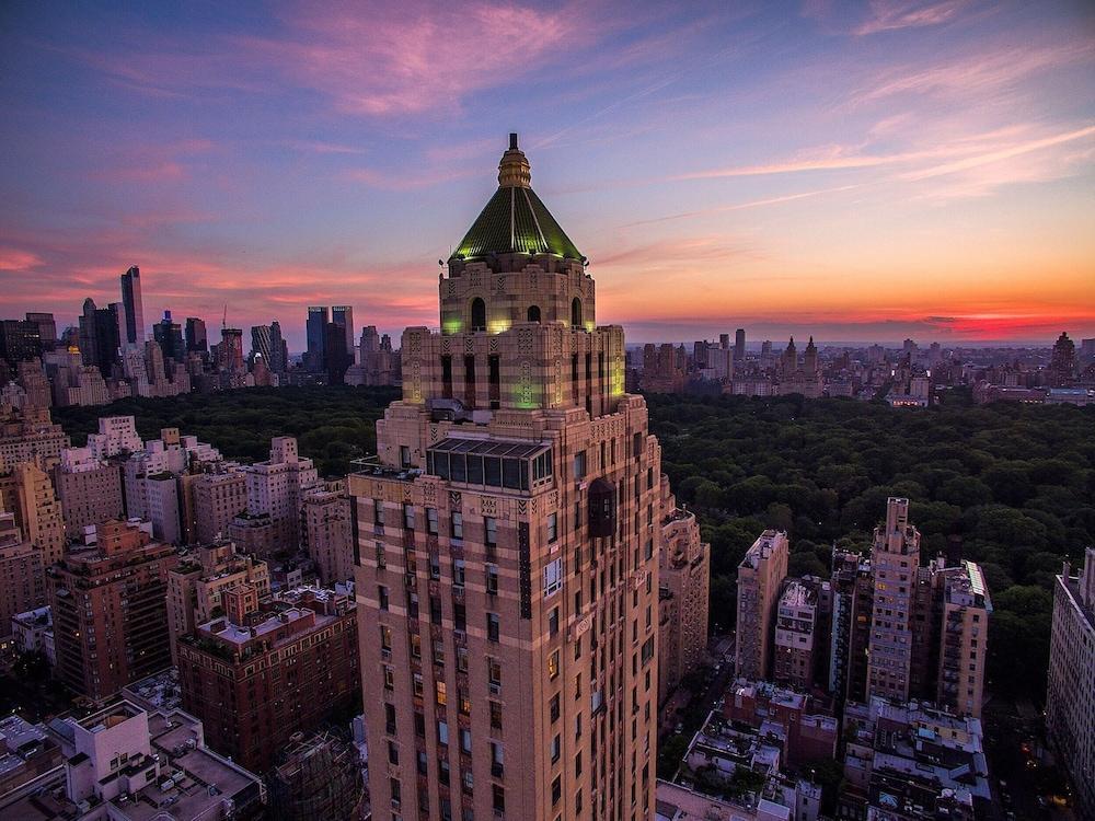 The Carlyle, A Rosewood Hotel - Tap to explore photos