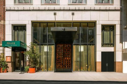 Chambers Hotel Central Park South, Sonder by Marriott Bonvoy - Tap to explore photos