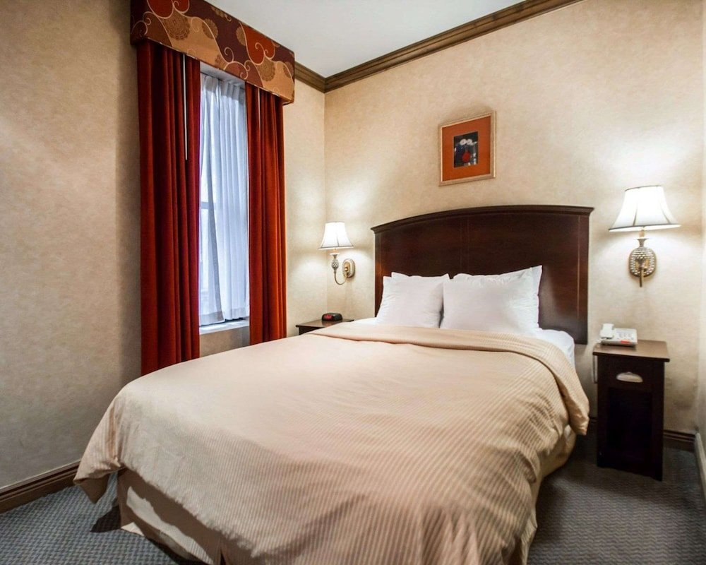 Clarion Hotel Park Avenue - Tap to explore photos