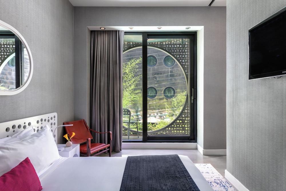 Dream Downtown, by Hyatt Room Type - Suite (Platinum)