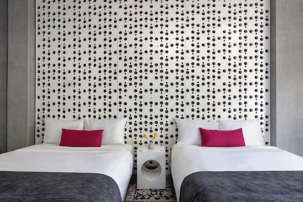 Dream Downtown, by Hyatt Room Type - Room, 2 Double Beds (Silver)