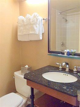 DoubleTree by Hilton New York JFK Airport - Tap to explore photos