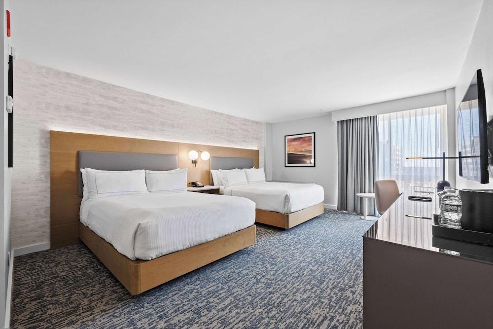 DoubleTree by Hilton New York JFK Airport Room Type - Room, 2 Queen Beds, Accessible (Mobility & Hearing) DoubleTree by Hilton New York JFK Airport Room Type - Room, 2 Queen Beds, Accessible (Mobility & Hearing)