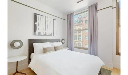 Duane Street Hotel Tribeca, Belvilla District 6 Formerly Sonder - Tap to explore photos