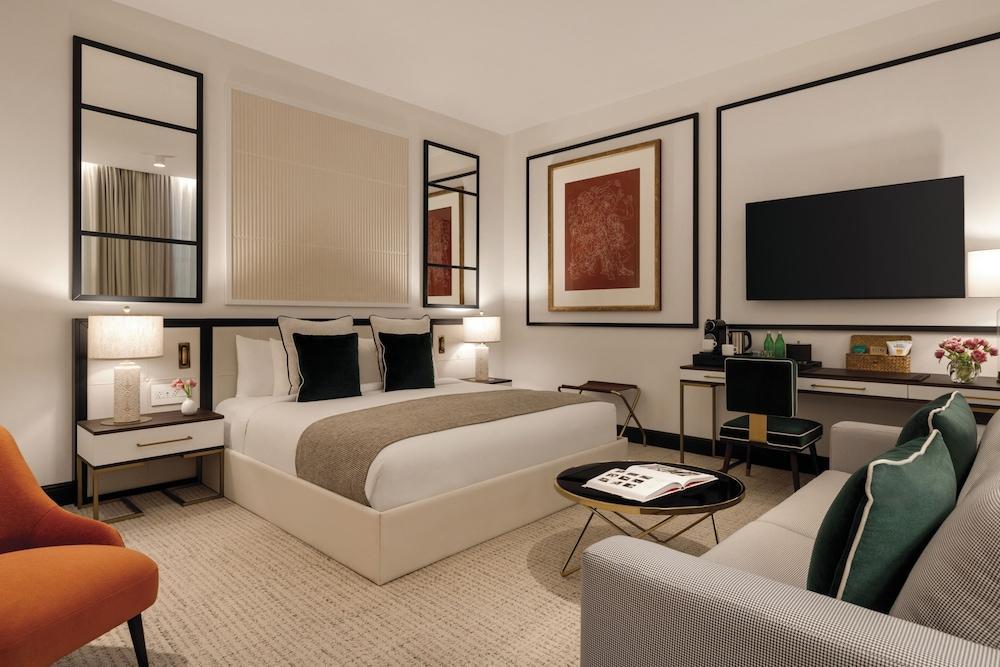 Eurostars The Chemists’ Club Hotel Room Type - Junior Suite (2 + 1 Pax)