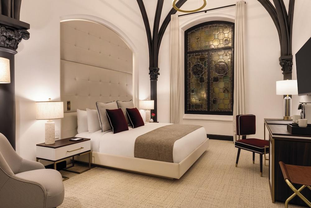 Eurostars The Chemists’ Club Hotel Room Type - Suite, Accessible (Alchemy | 2 Pax)