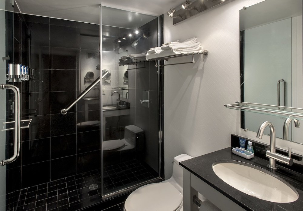 Four Points by Sheraton Manhattan SoHo Village - Tap to explore photos