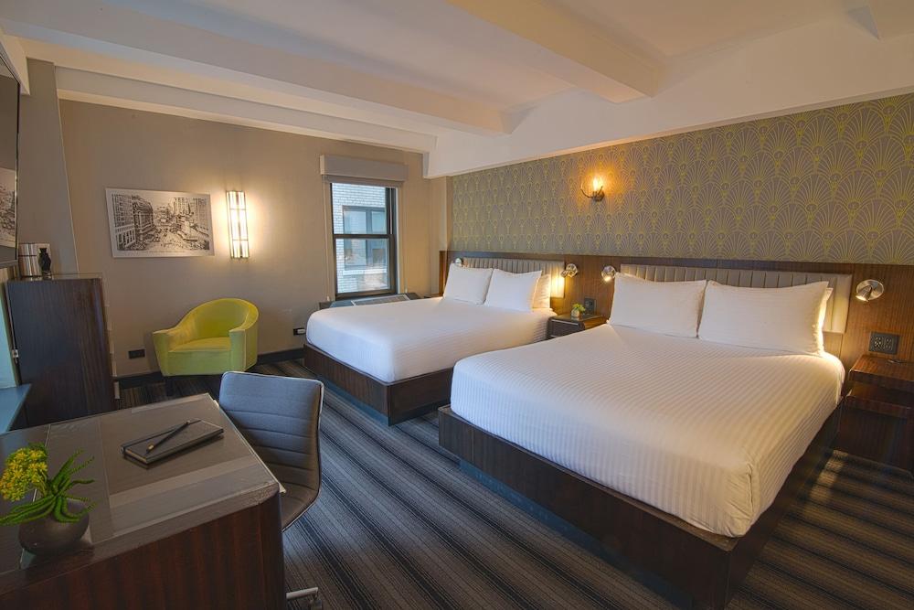 Hotel Edison Times Square Room Type - Signature Room, 2 Queen Beds, Terrace