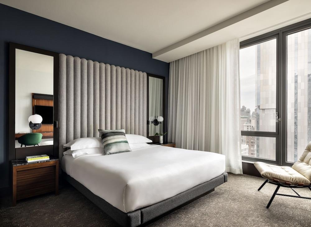 Kimpton Hotel Eventi, an IHG hotel Room Type - Premium Room, 1 King Bed, City View