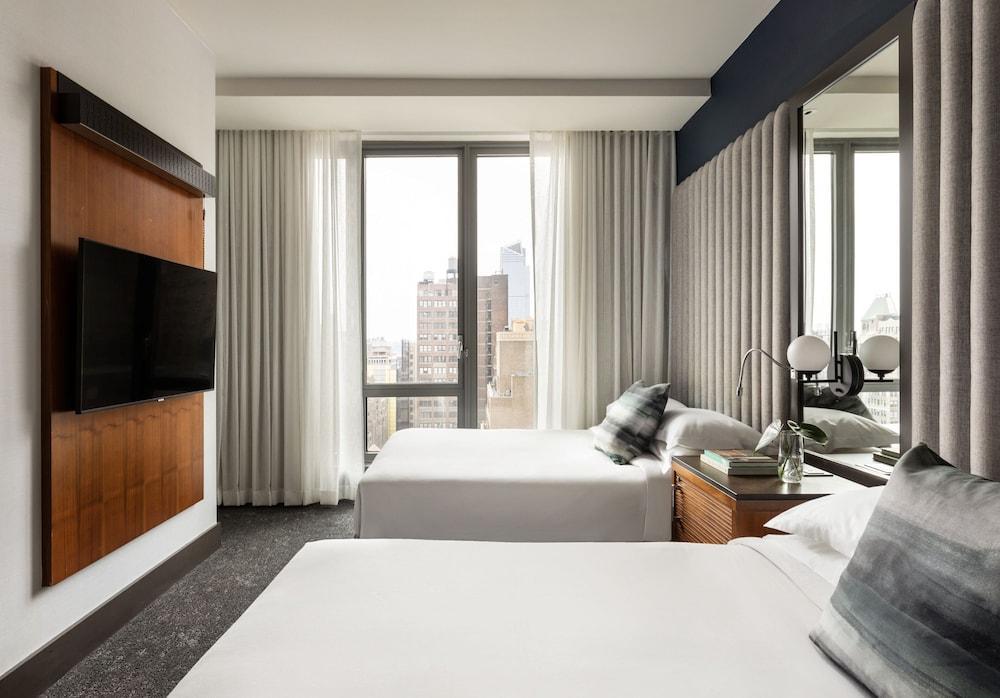 Kimpton Hotel Eventi, an IHG hotel Room Type - Premium Room, 2 Queen Beds