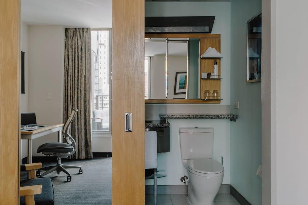World Center Hotel Room Type - Superior Room, 2 Double Beds