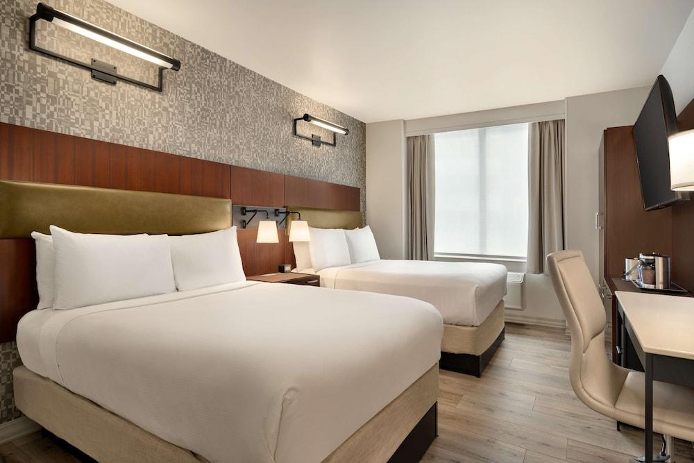 DoubleTree by Hilton New York Downtown Room Type - Room, 2 Double Beds
