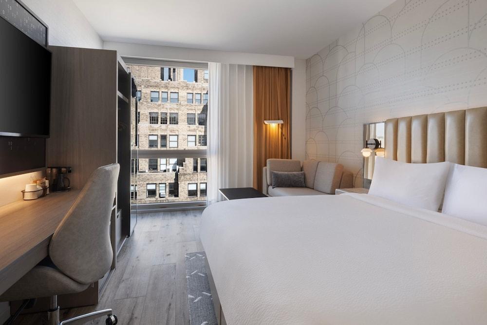 Courtyard by Marriott New York Manhattan/SoHo Room Type - Room, 1 King Bed with Sofa bed