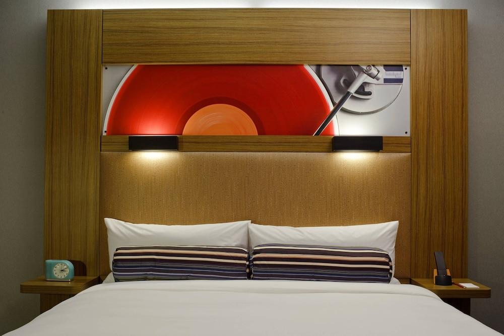 Aloft by Marriott Harlem - Tap to explore photos
