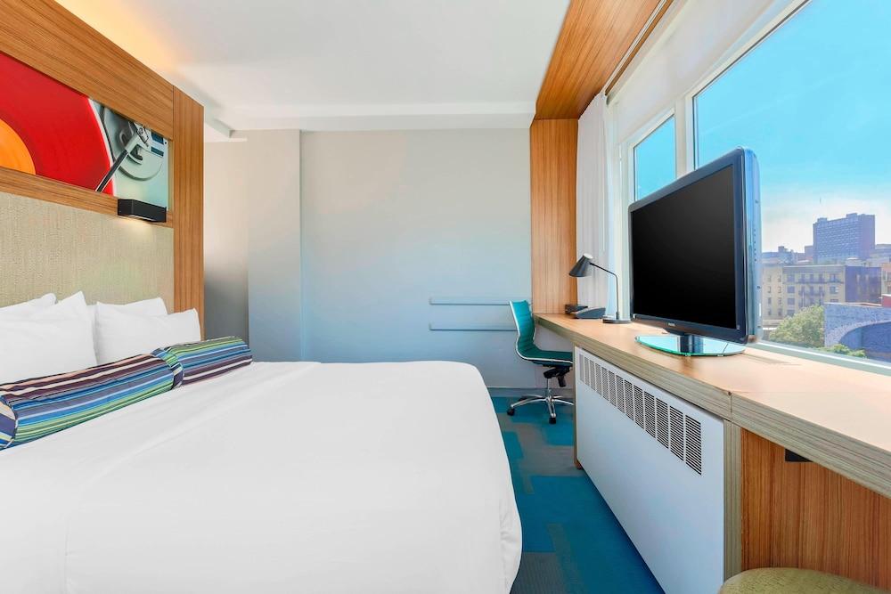 Aloft by Marriott Harlem Room Type - Room, 1 King Bed (aloft)