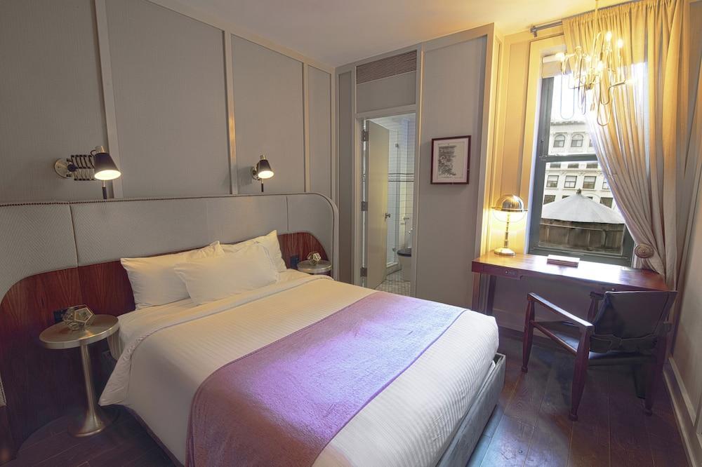 The Evelyn Hotel Room Type - Deluxe Room, 1 Queen Bed