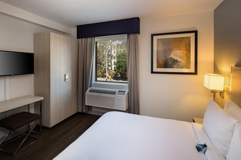 The Gatsby Hotel Room Type - Gatsby Queen