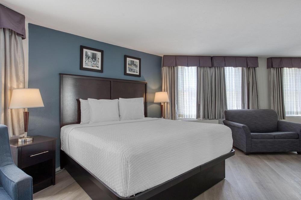 Best Western Gregory Hotel Room Type - Standard Room, 1 King Bed, Non Smoking, Refrigerator & Microwave