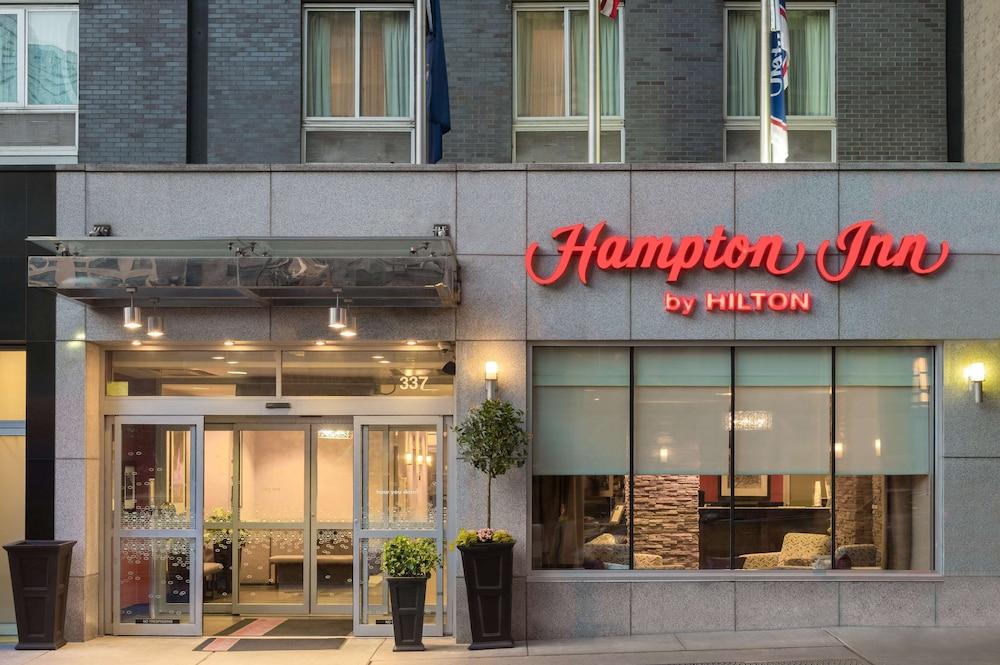 Hampton Inn by Hilton Manhattan/Times Square South - Tap to explore photos