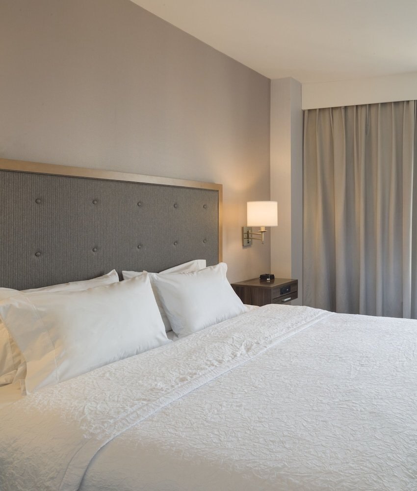 Hampton Inn by Hilton Manhattan/Times Square South Room Type - 2 DOUBLE BEDS NONSMOKING