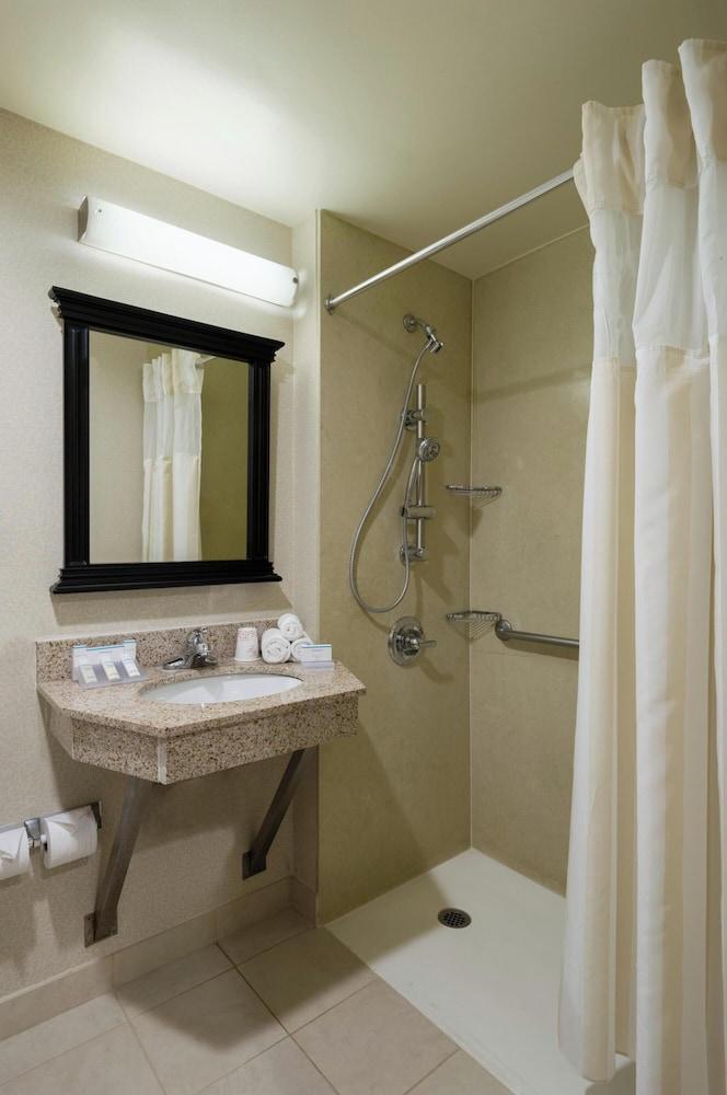 AMTD Idea Tribeca Hotel - Tap to explore photos
