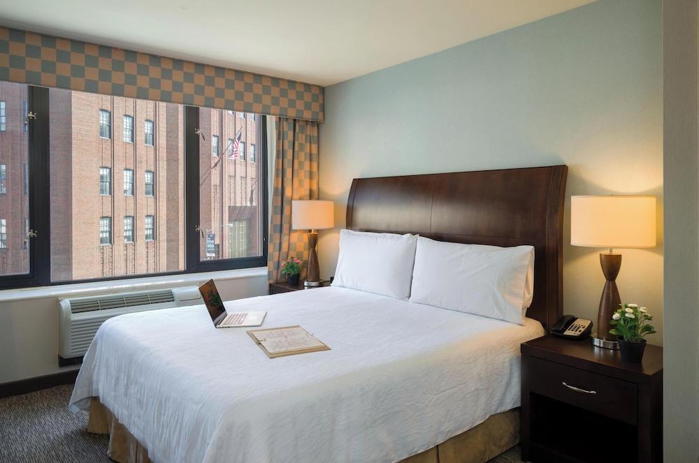 AMTD Idea Tribeca Hotel Room Type - 1 King Premium with In Room Drinks and Snacks