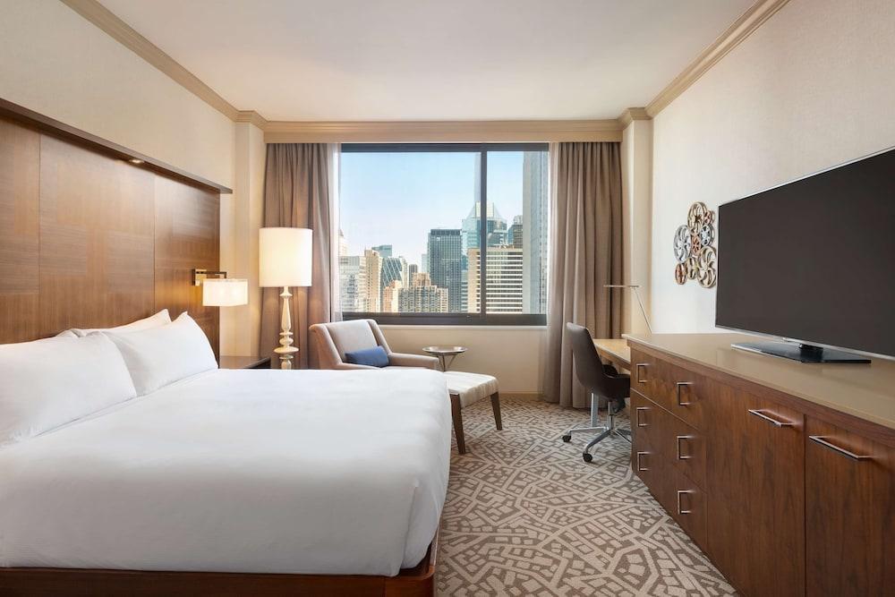 Hilton Times Square Room Type - Basic Room, 1 King Bed