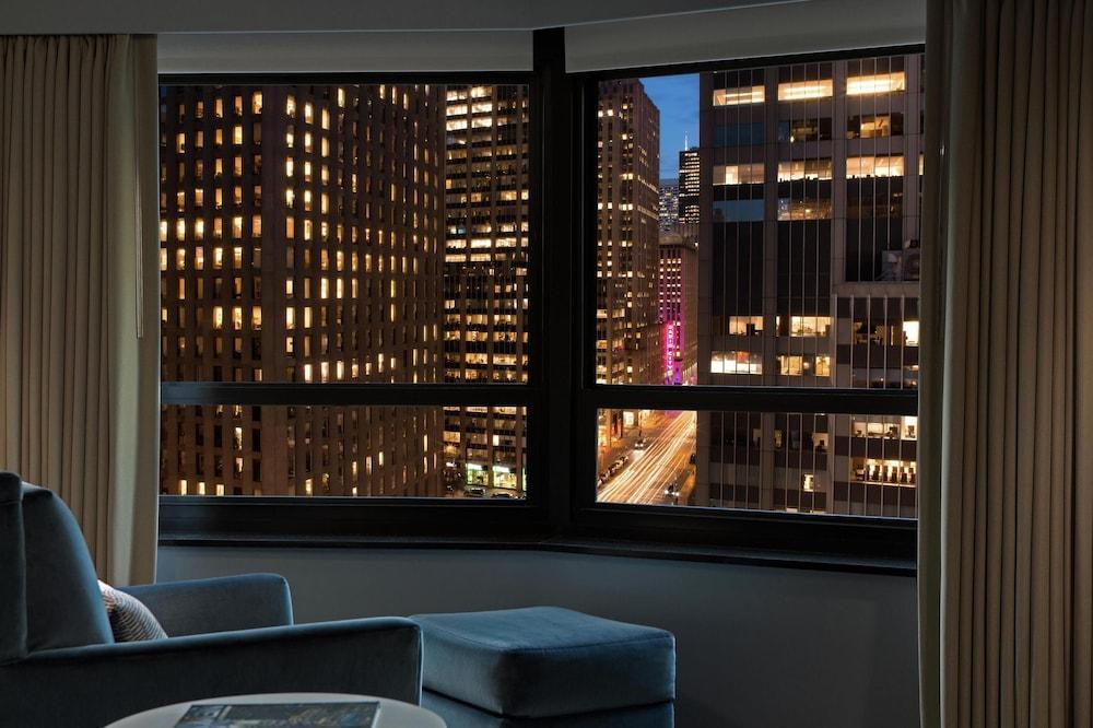 New York Hilton Midtown Room Type - Urban Room, 2 Double Beds, Accessible (Hearing) New York Hilton Midtown Room Type - Urban Room, 2 Double Beds, Accessible (Hearing)