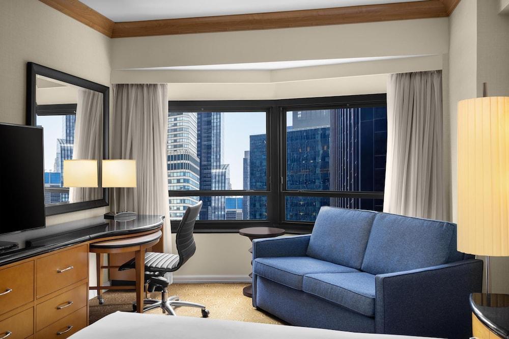 New York Hilton Midtown Room Type - Urban Room, 1 King Bed, Accessible (Roll in Shower) New York Hilton Midtown Room Type - Urban Room, 1 King Bed, Accessible (Roll in Shower)