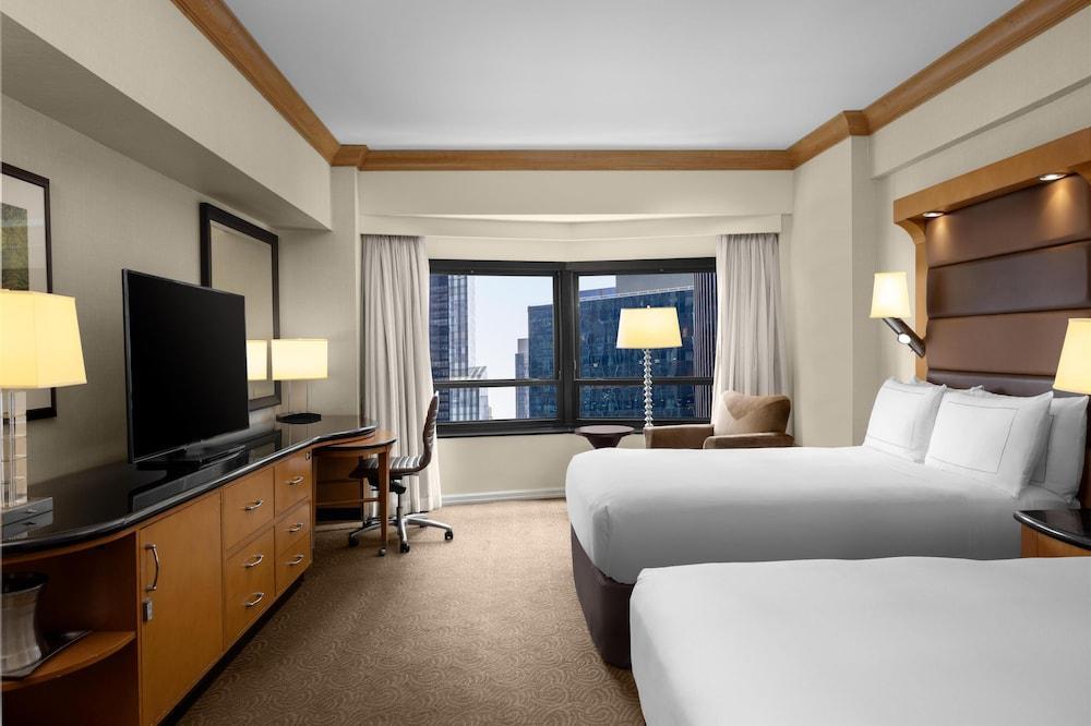 New York Hilton Midtown Room Type - Urban Room, 2 Double Beds, Accessible (Roll-in Shower) New York Hilton Midtown Room Type - Urban Room, 2 Double Beds, Accessible (Roll-in Shower)
