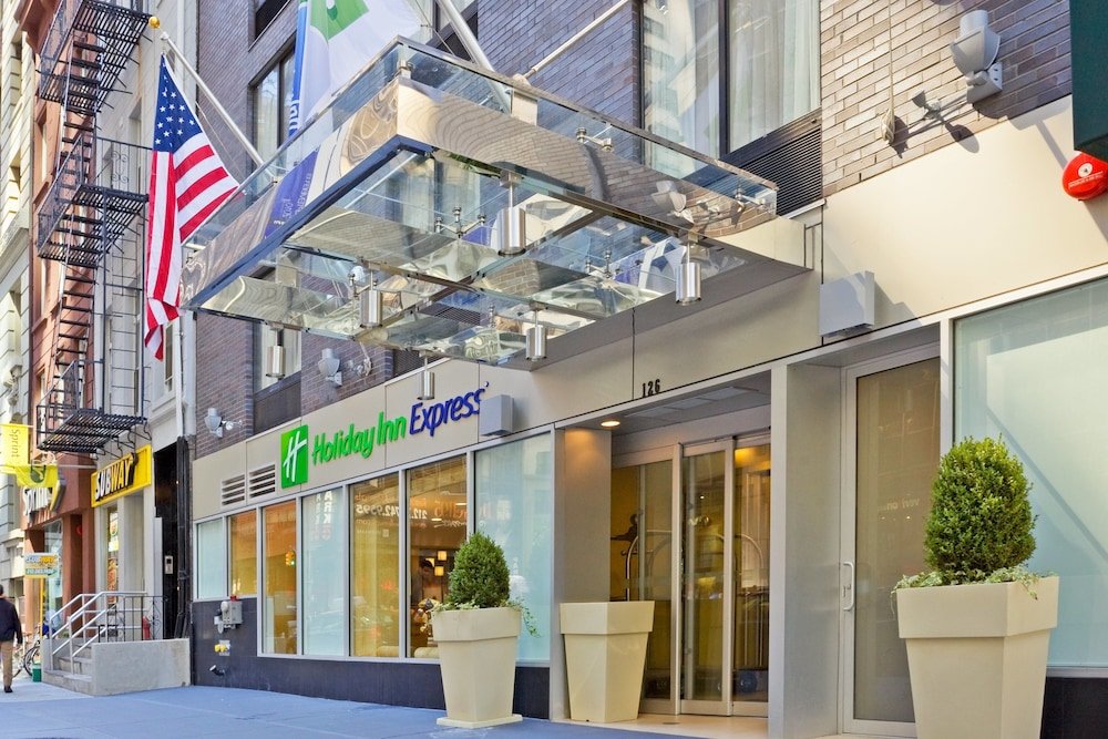 Holiday Inn Express New York City- Wall Street - Tap to explore photos