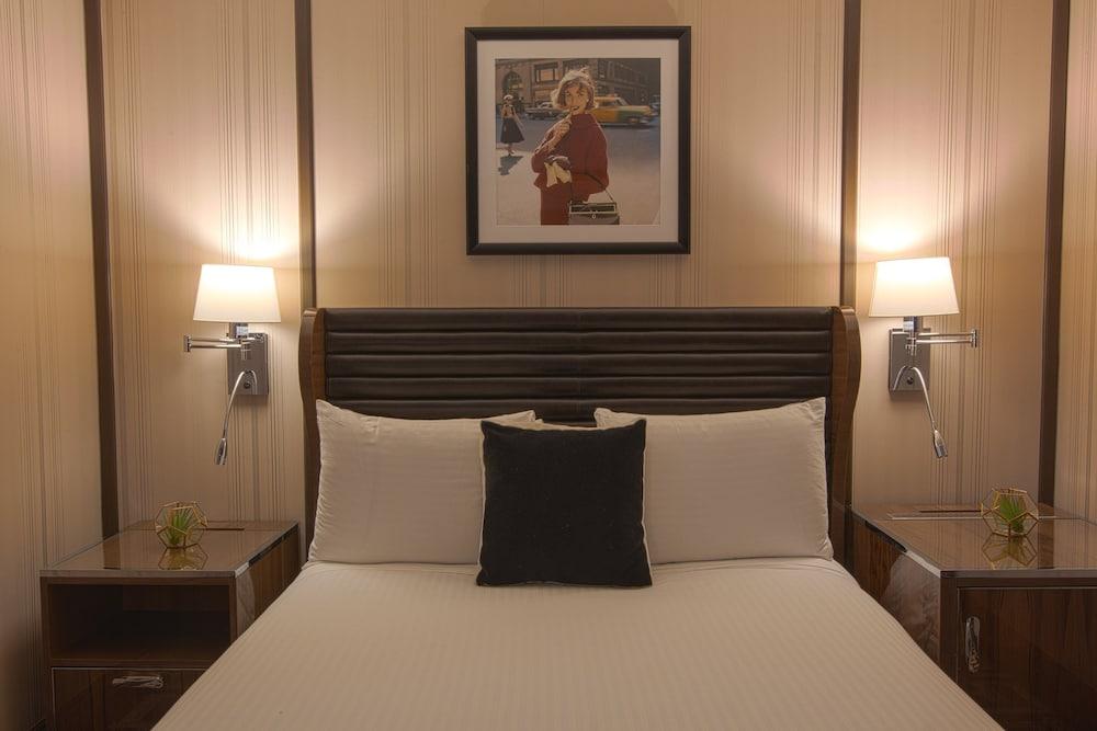 The Iroquois Times Square, a Small Luxury Hotel Room Type - Room, 1 Queen Bed, Accessible