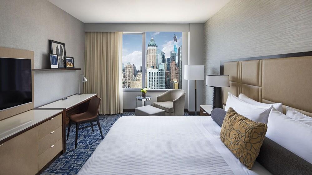 InterContinental - New York Times Square Room Type - Premium Room, 1 King Bed (Midtown View)
